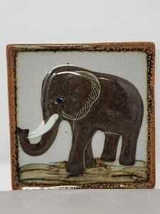Vintage Elefant Mammut Wandfliese hängend Volkskunst Kitschstück Keramik Stein - Bild 1 von 9