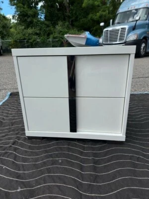 HERMOSA MESITA DE NOCHE ALF DESIGN ITALIA LACADA BLANCA 2 CAJONES HECHA EN ITALIA Foto 1 de 4