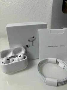 AirPod Pro 2nd Generation (USB-C) with MagSafe Case - Photo 1 sur 4