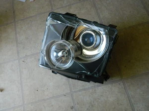 LAND ROVER LANDROVER RANGE ROVER LEFT DRIVER SIDE HEADLIGHT- BROKEN GLASS - Picture 1 of 10