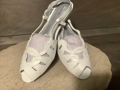 Annie Women's FLATS WITH NARROW WIDTH SIZE 7.5, 8, 8.5 N WHITE KIM STYLE SHOES  - image 1 of 4