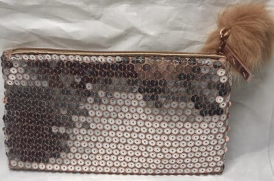 Nuevo MAC Cosmetics M.A.C. Bolsa de maquillaje de lentejuelas de oro rosa con pompón Foto 1 de 4