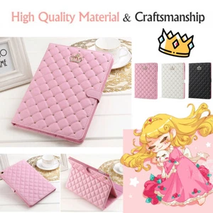 Funda para iPad 10ª 11ª Generación 10.9" y A16 Cuero PU Corona Soporte Cubierta Regalo de Navidad - Imagen 1 de 24