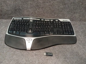 Microsoft Natural Bezprzewodowa ergonomiczna klawiatura 7000 z kluczem sprzętowym USB - Zdjęcie 1 z 20