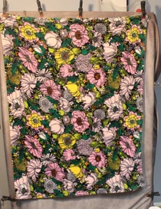 Vera Bradley Fleece Plush Throw Blanket "Bloom Boom" Pattern 100% Poly. - Picture 1 of 2