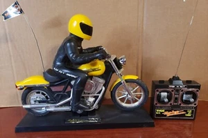 VTG Tyco R/C Harley Davidson Motorcycle Yellow 6.0V Jet Turbo w/ Remote Control - Picture 1 of 14