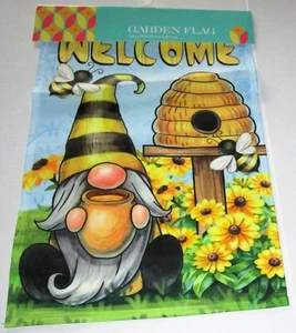 GARDEN FLAG 12"x 18" WELCOME/GARDEN GNOME W/BEE HIVE - Picture 1 of 1
