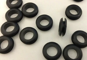 8 mm Kabeldurchführung rund PVC 9,5 mm Plattenausschnitt mehrere Stück - Bild 1 von 1