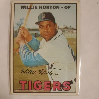 baseball cards - Image 1 of 4