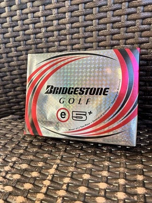 Pelotas de golf Bridgestone Golf 12 blancas e5+ NUEVAS en caja Foto 1 de 4