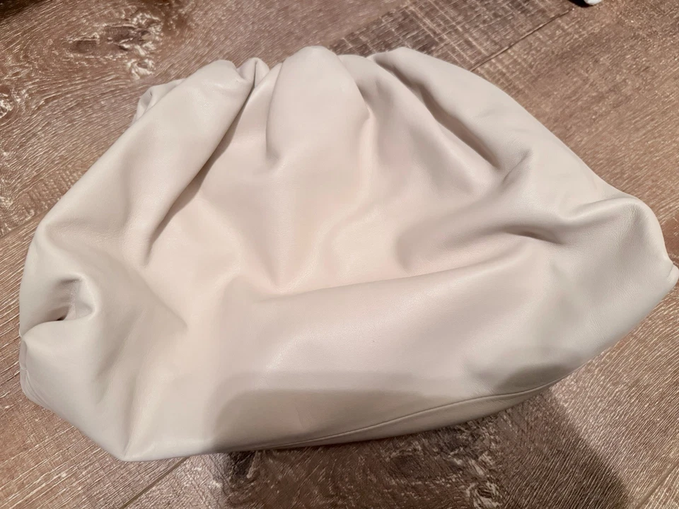 Bottega Veneta Zip Closure Pouch Medium White Leather - Image 1 of 4