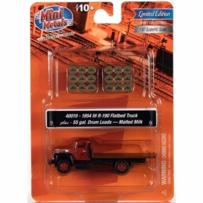 Camión de plataforma Classic Metal Works #40019-1954 IHR 190 con carga (leche malteada) Foto 1 de 4