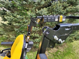 20v Dewalt battery mount for JOHN DEERE 1025R 1023E 1026R - Picture 1 of 9