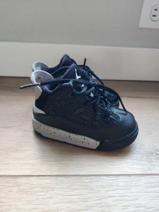 Air Jordan Dub Zero Kleinkind BT schwarz/grau 311072-002 Größe 6C - Bild 1 von 7