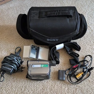 Sony DCR-HC28 Handycam Mini DV Camcorder WORKS GREAT With Charger, Battery, Case - Picture 1 of 17