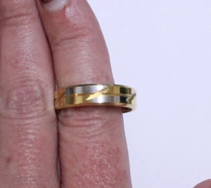 Men's Stainless Steel Two Tone Band Ring Size 11 - Picture 1 of 3