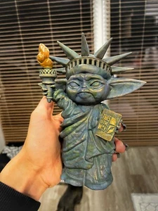 Grogu Freiheitsstatue Baby Yoda Das Kind Dame Freiheit Mashup Figur Gilf - Bild 1 von 7