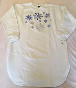NWT Women's Fleece Tunic Pullover Snowflakes Sweatshirt Long Sleeve One Size - Picture 1 of 3