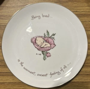  Vintage 1973 Kewpie Rose O'Neill "Being Loved" Collector's Edition 8,25" Teller - Bild 1 von 3