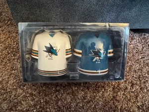 San Jose Sharks Chevron Salt & Pepper Shakers The Memory Company NHL - Picture 1 of 3
