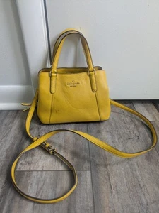 Borsa a tracolla Kate Spade New York in pelle gialla con ciottoli doppio manico - Foto 1 di 14