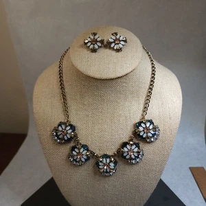 Vintage Necklace Earring Set Flower Cluster Crystal Gold Tone Costume Jewelry Se - Picture 1 of 6