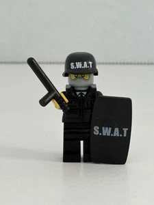 Police Themed 1 Minifig Police Swat City Officer Character with Riot Gear - Picture 1 of 3