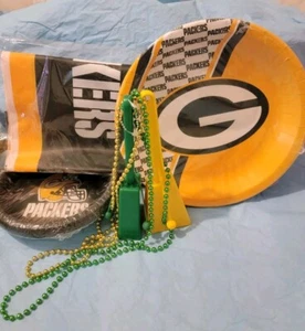 🔥Lot of 5-Green Bay Packers Plates-bowls-tablecover-yellow &Green Bead Clackers - Picture 1 of 8