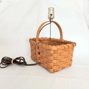 Vtg Woven Wicker Basket Lamp Pull Electric Light Country Tabletop Farmhouse  - Picture 1 of 12