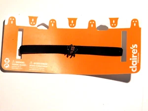 Collar de Gargantilla Halloween de Claire's, Cinta de Terciopelo con Araña Pequeña, Gótico - Imagen 1 de 2