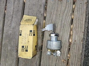 Part #272041 CLARK, HYSTER YALE INTERRUTTORE ACCENSIONE CARRELLO ELEVATORE UNIVERSALE, CORONA DAEWOO - Foto 1 di 5