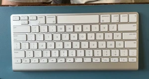 (#197) Apple Magic Wireless Bluetooth Keyboard, A1314 - Picture 1 of 3