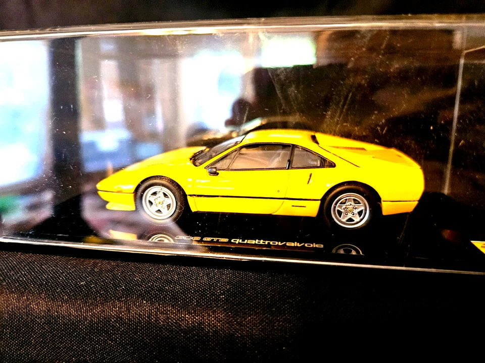 Kyosho 法拉利 308 GTB Quattrovalvole 1: 43 比例 Inv. #1529 — 第 1/2 张图片