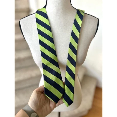 Corbata de seda a rayas diagonales verde lima y azul marino J.Crew Factory Preppy Academia Foto 1 de 4