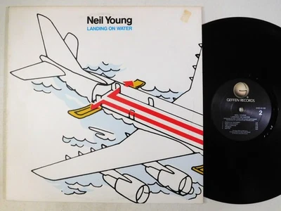NEIL YOUNG Landing On Water GEFFEN LP classic rock - Изображение 1 из 4