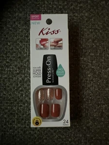 Neu KISS NAILS brüniert orange braun PRESS ON SHORT (Mistaken Identity Fall - Bild 1 von 2