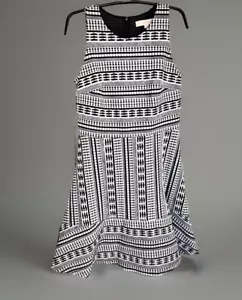 Vestido Loft para mujer entallado y acampanado blanco y negro patrón geométrico sin mangas talla 6 - Imagen 1 de 13