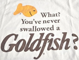 De Colección Goldfish Cracker Promo Camisa Snack Tee Pepperidge Farm Hanes Punto Grande - Imagen 1 de 11