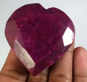 Natürlicher 392 Karat afrikanischer roter Rubin Herzform Edelstein Anlagequalität - Bild 1 von 7