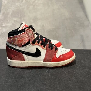 Scarpe Nike Air Jordan 1 OG giovani taglia 1,5 anni Spider-Man capitolo successivo DV1749-601 - Foto 1 di 11
