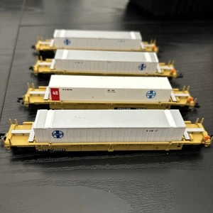 N Scale Walthers Well Cars TTX 4 Car Set With Containers Santa Fe ATSF - Picture 1 of 12