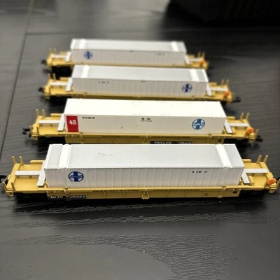 N Scale Walthers Well Cars TTX 4 Car Set With Containers Santa Fe ATSF - Image 1 of 4