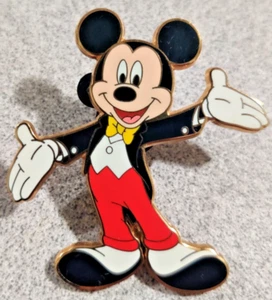 2007 Disney Trading Pin Mickey Mouse in a Suit - Picture 1 of 1