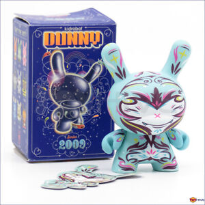 Kidrobot Dunny 2009 Series - Untitled - by Thomas Han 3-inch vinyl figure Chase