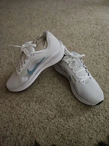 Woman's Sneakers Nike Downshifter 13 Running Shoe - Picture 1 of 7