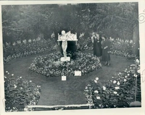 1933 Detroit MI North American Flower Show Garden with Statue Press Photo - Bild 1 von 2