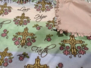 Fleece fabric no sew blanket - Love Hope Faith - Picture 1 of 1