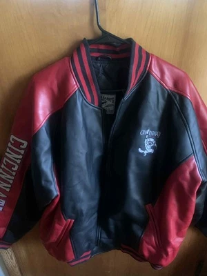 Chaqueta Abrigo Universidad de Cincinnati Bearcats UC XL Steve & Barry’s Letterman Foto 1 de 3