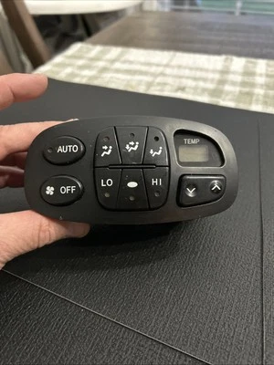 2001-2007 Toyota Sequoia Limited Rear Auto Climate Temperature Control OEM - Image 1 of 4