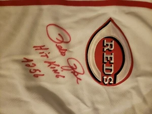 PETE ROSE AUTOGRAPHED CUSTOM WHITE JERSEY (CINCINNATI REDS) HIT KING 4256 - PSA - Picture 1 of 3